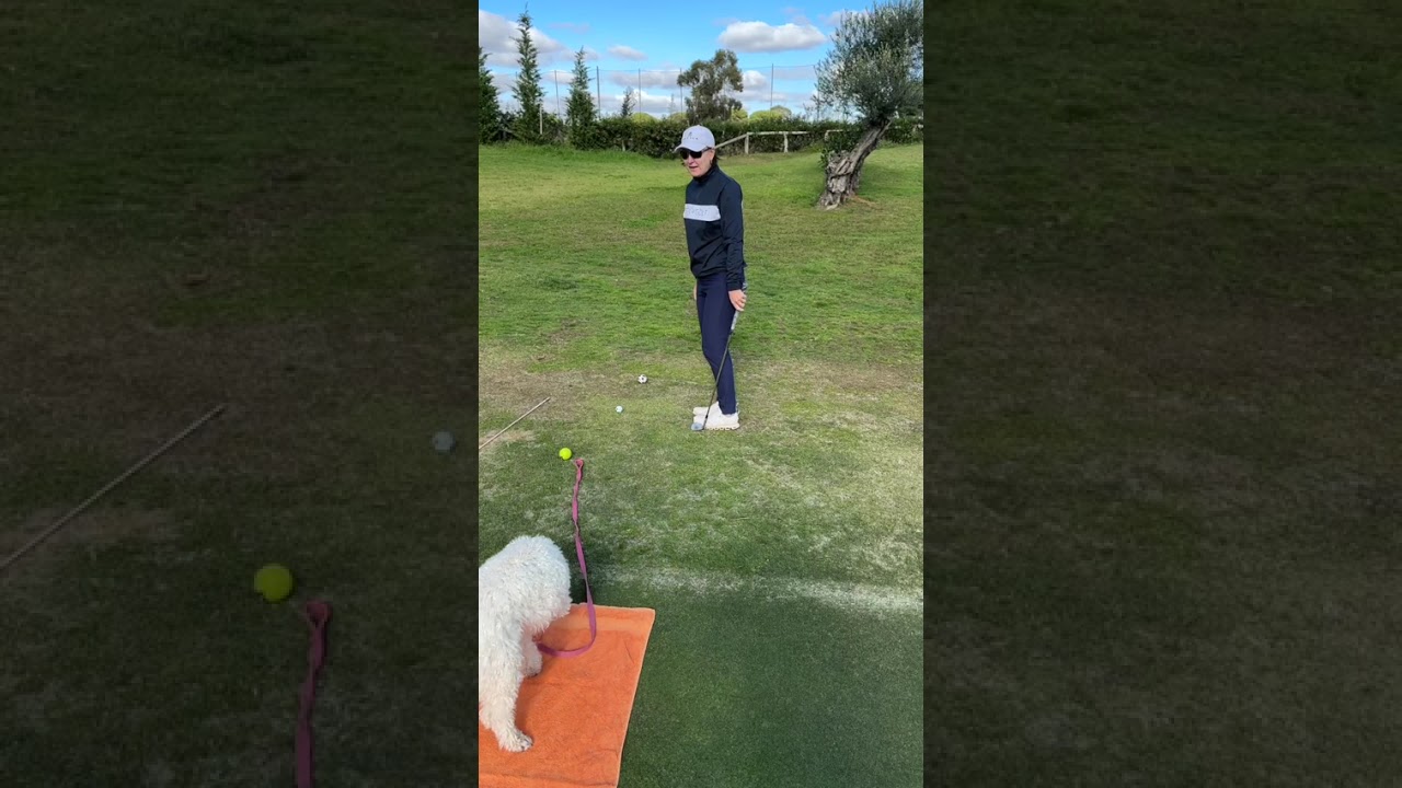 PGA-pro Katharina och Silje 🐶 visar en kul chipövning, mäta med fötter och en säker plats att stå.