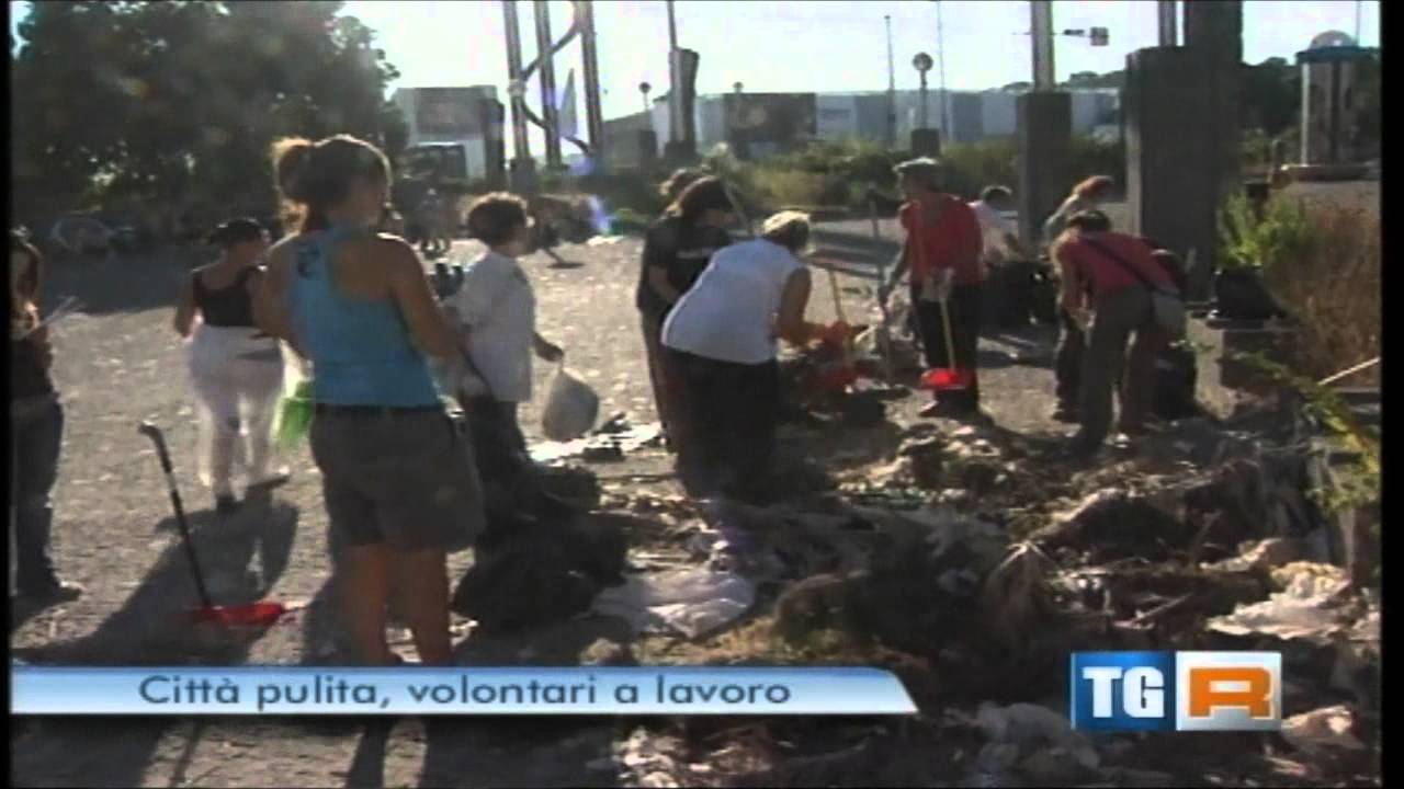 TG Regione Campania 6/09/11 - Pulizia Piazzale Tecchio (Napoli)
