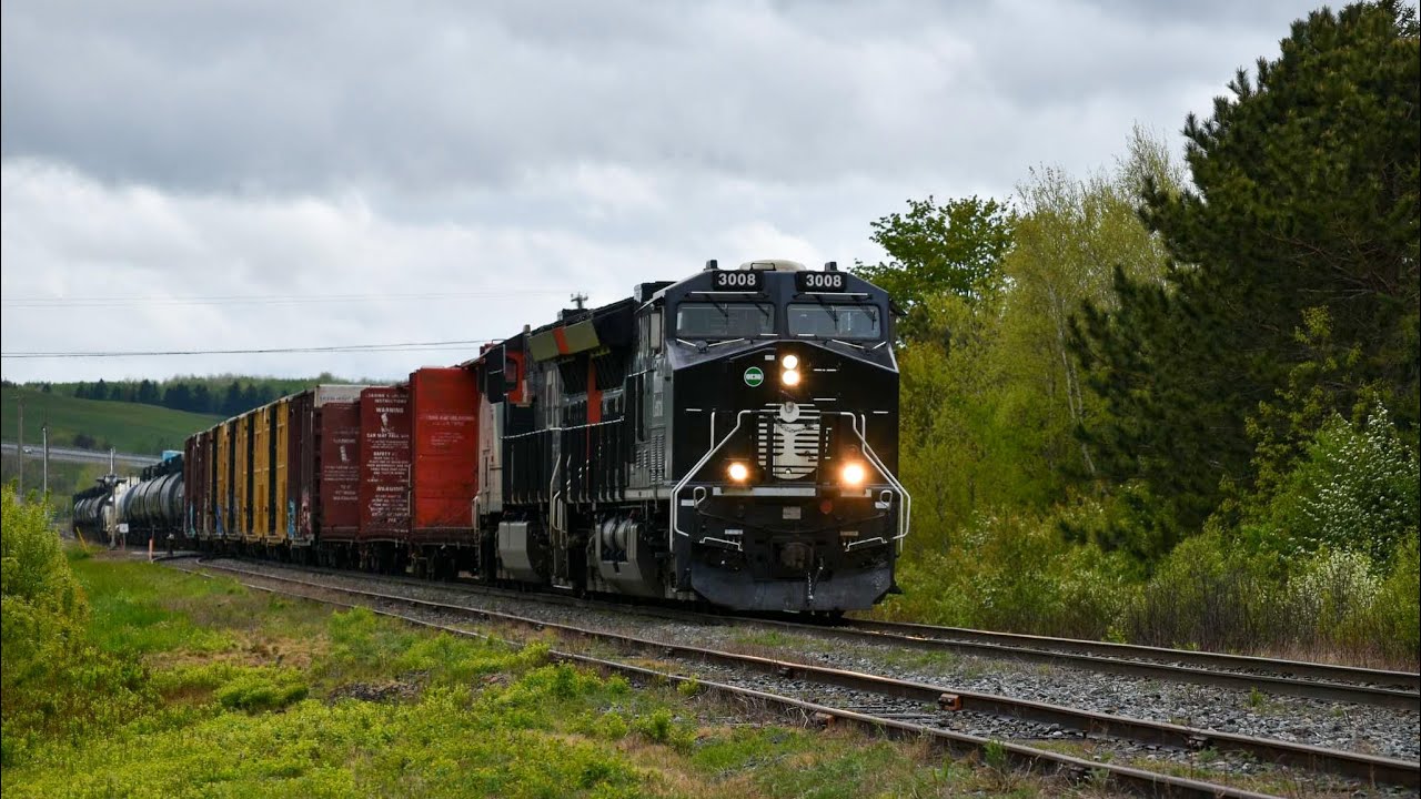Illinois Central Heritage Unit leads CN 594 East through Sussex, NB