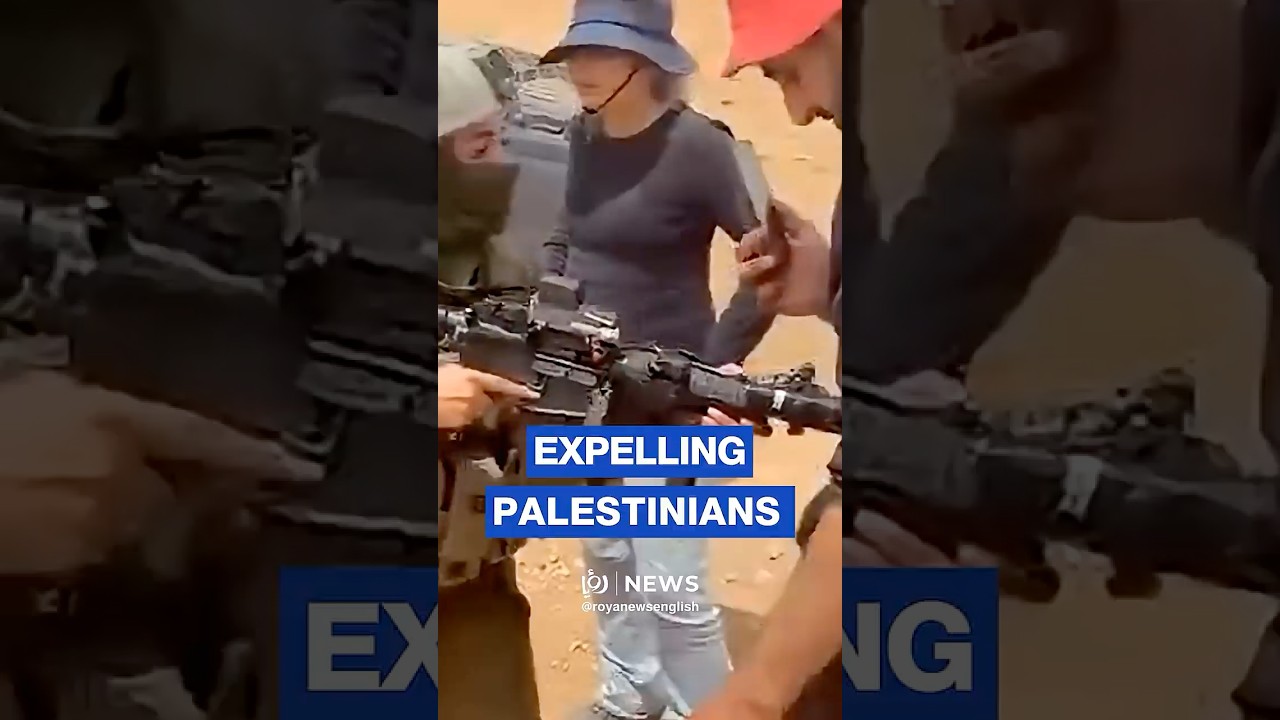 Female &lsquo;Israeli&rsquo; soldiers expel Palestinians at gunpoint
