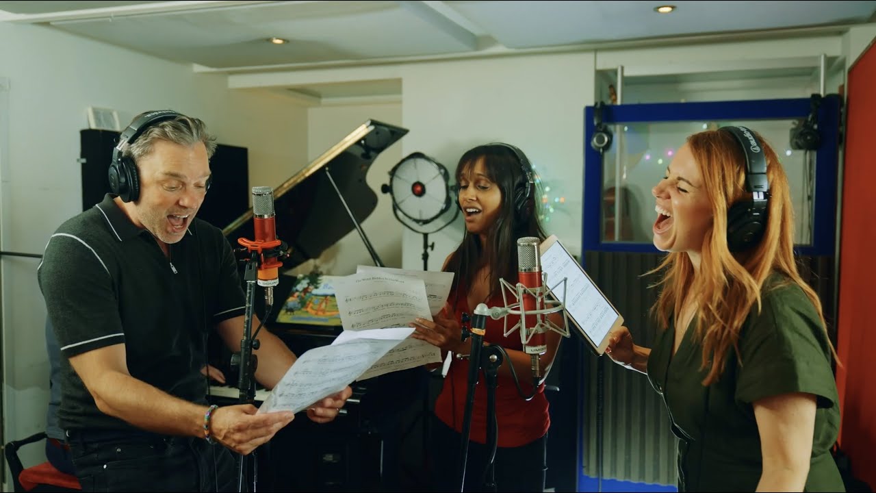 'The Worst Baddies In The World' - The Baddies Live