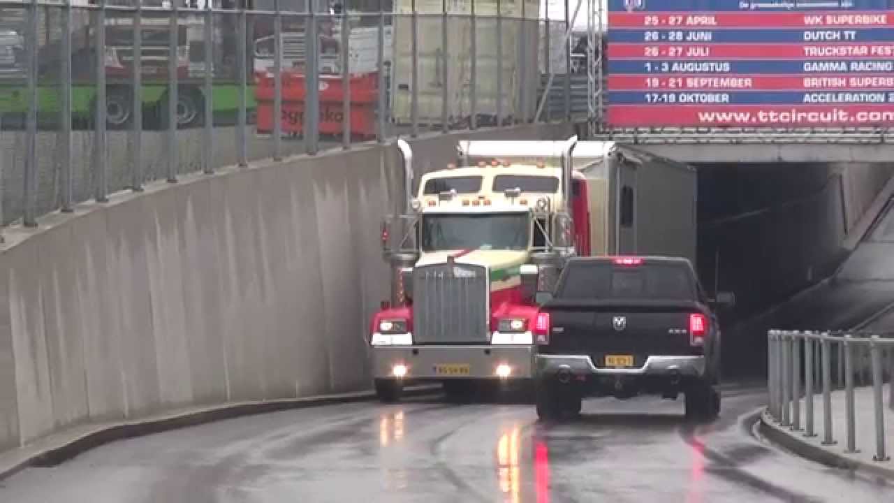 Van Den bosch met zn trucks 2x volvo torpedo 1x kenworht W900