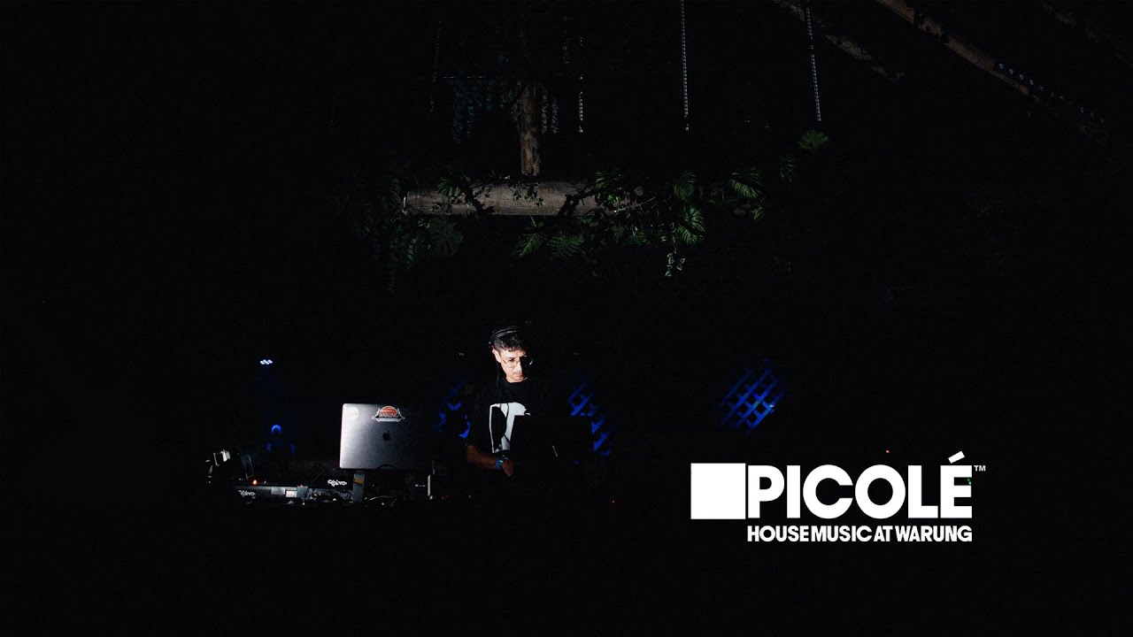 HOUSE MUSIC AT WARUNG BEACH CLUB by PICOLÉ - with vj set and city time lapse