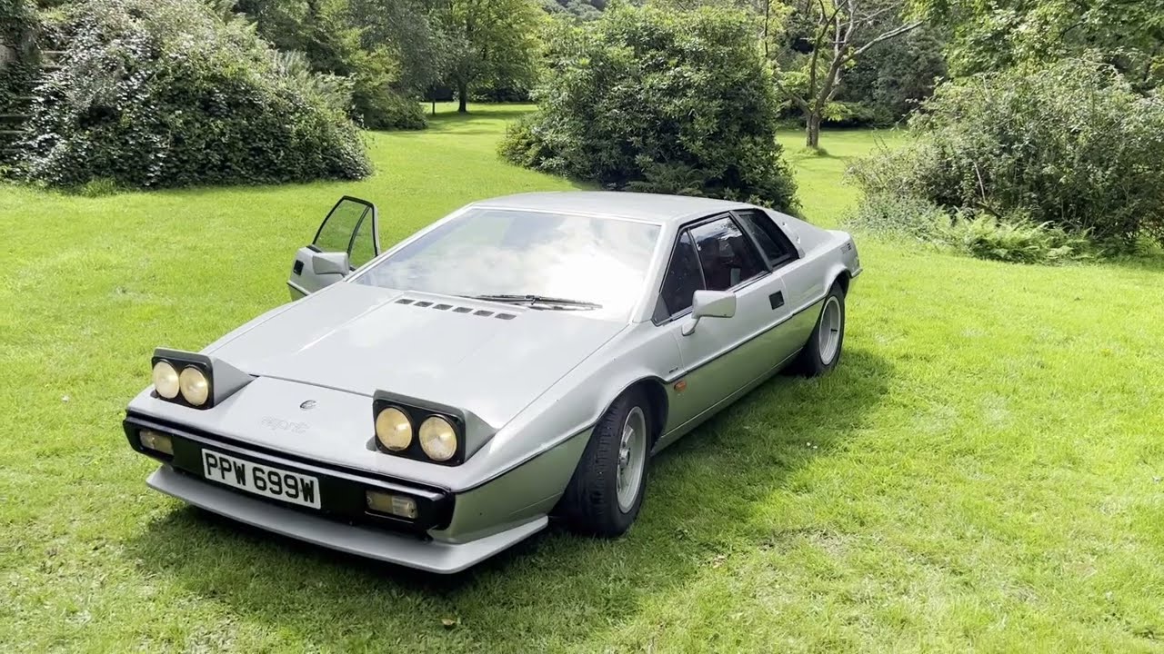 Lotus Esprit 2 point 2