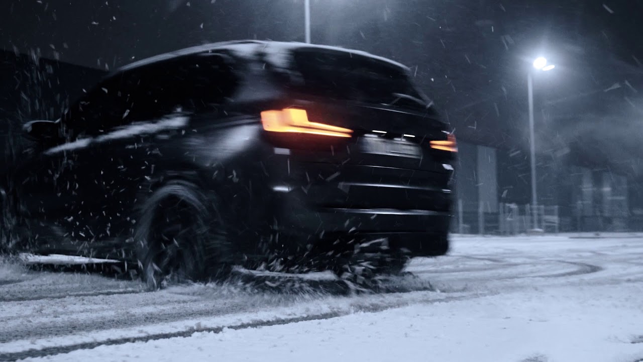 750 HP X5M IN SNOW