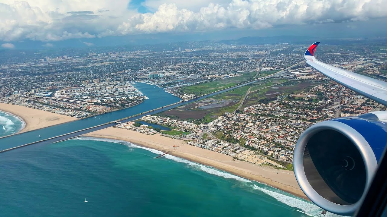 Delta A350-900 Take off at LAX - Beautiful Sunny Day with Sea View