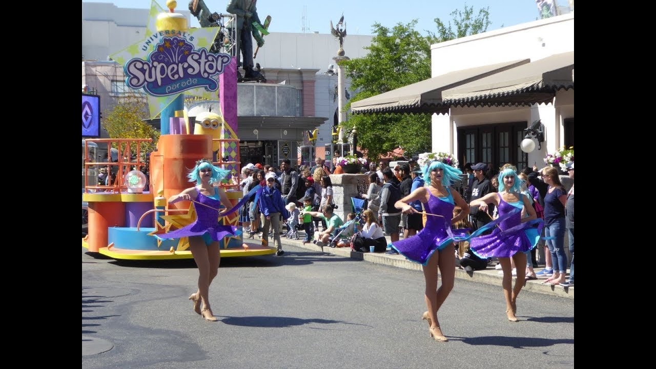 Universal's Superstar Parade (Full Experience) - Minions Despicable Me, SpongeBob, Dora & Hop