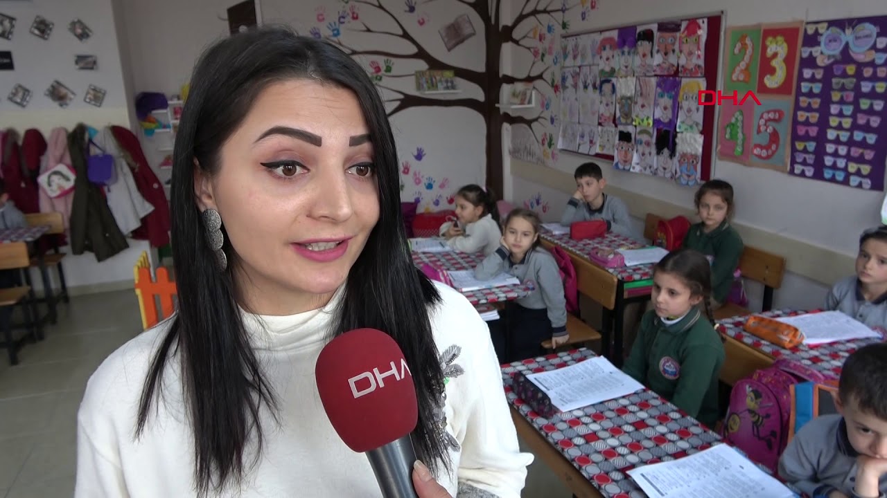 Bu okulda anneler 'öğretmen' olarak derslere giriyor