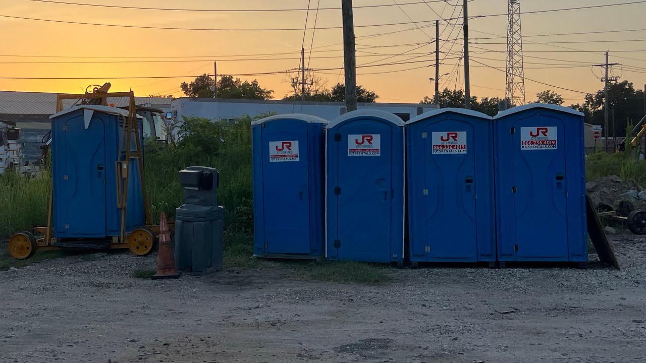 Blue Satellite Tufways, Axxis, & Maxim 3000 Porta Potty’s Review