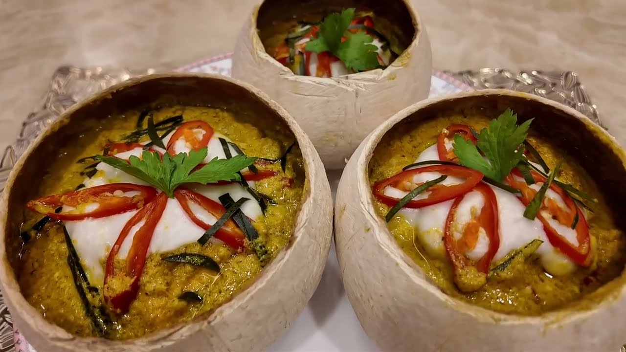របៀបធ្វើអាម៉ុកត្រីសាលម៉ុន HOW TO MAKE  SALMON AMOK