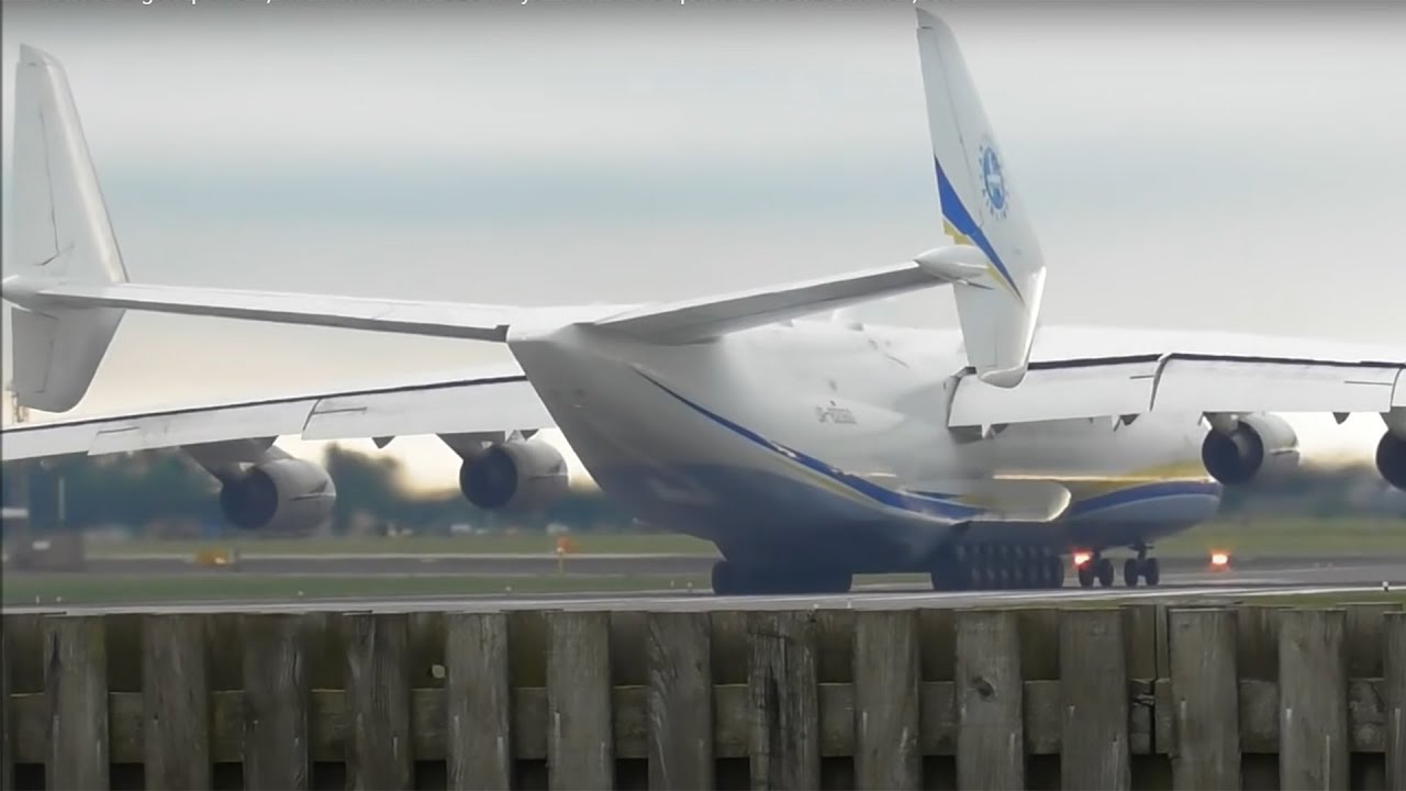 Ан-225 МРИЯ и улетевший забор в Брайз Нортоне.