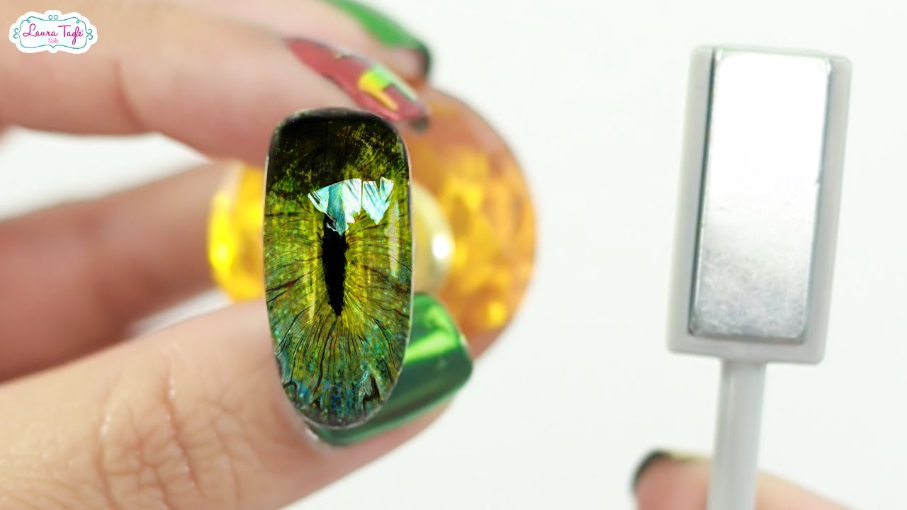CAT EYE GEL POLISH / Magnetic Nail Art Designs