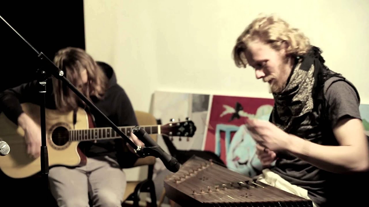 Reinis Jaunais un Harijs Vagrants - Laimas dziesma @ Happy Art Museum 2015