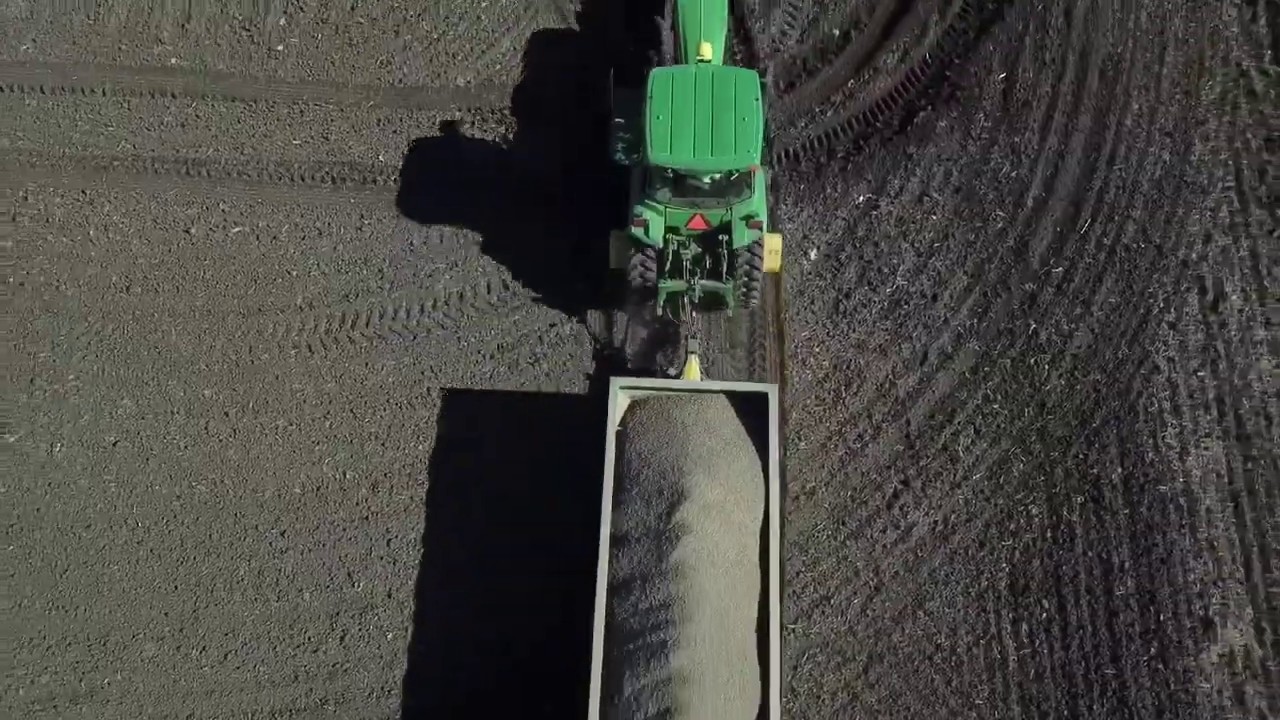 Chandler Spreader | Spreading Chicken Manure Pellets