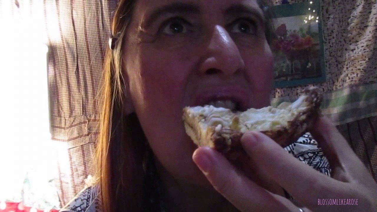 Eating a CHEESE COFFEE CAKE & talking to you/Loud eating sounds