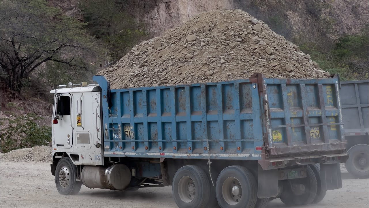 Pozzolan MINING S2•E2 #kenworth #peterbilt #truck