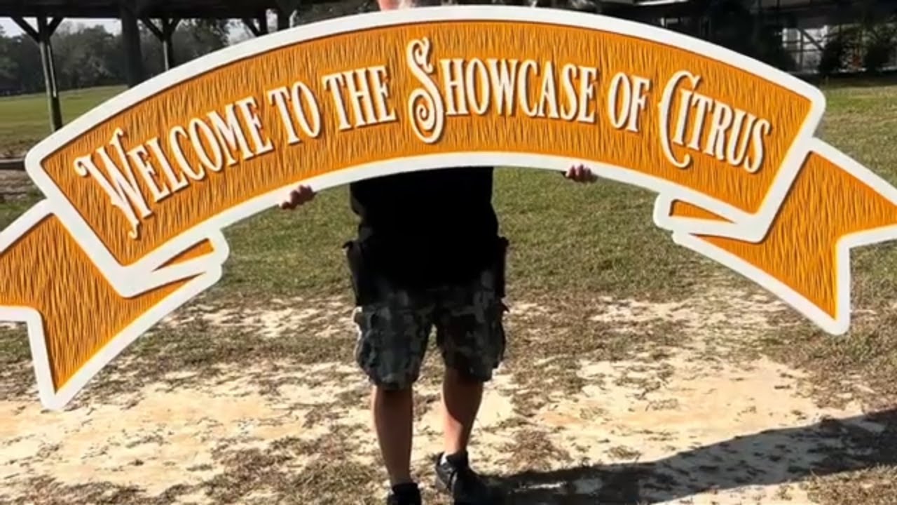 The Benefits of PVC Over Wood for Outdoor Signage