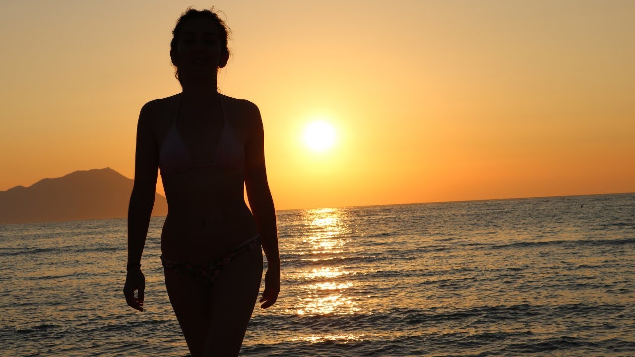 Milos, Greece 2019 Vlog Part 2 (BEST SUNSETS EVER) | Avec Ines