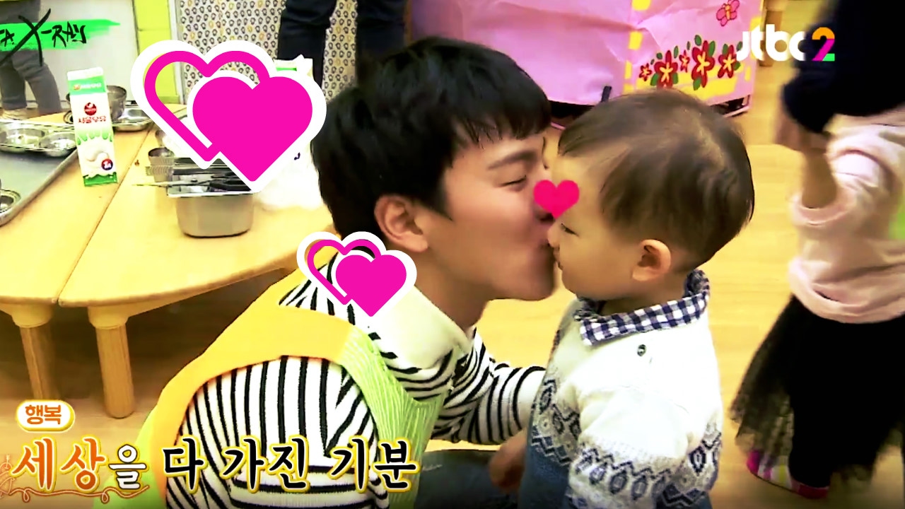 [Eng Sub] Father Shownu Receives Kisses From Long Lost Son