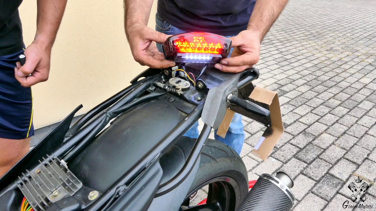 Montiamo una luce STOP sulla Monster ..... Poca spesa tanta resa