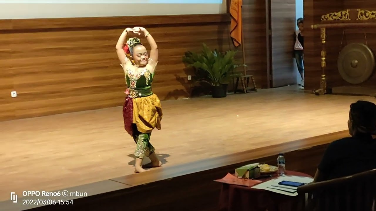 Tari SUBADRA LARUNG JUARA UMUM  oleh Neng Adel, koreo by Ardy Lukito sanggar puspawangi karawang