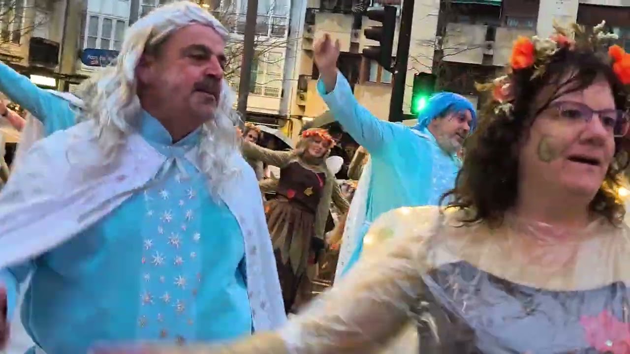Carnaval de Vitoria-Gasteiz 2026 la comparsa del  Baila y Disfruta.
