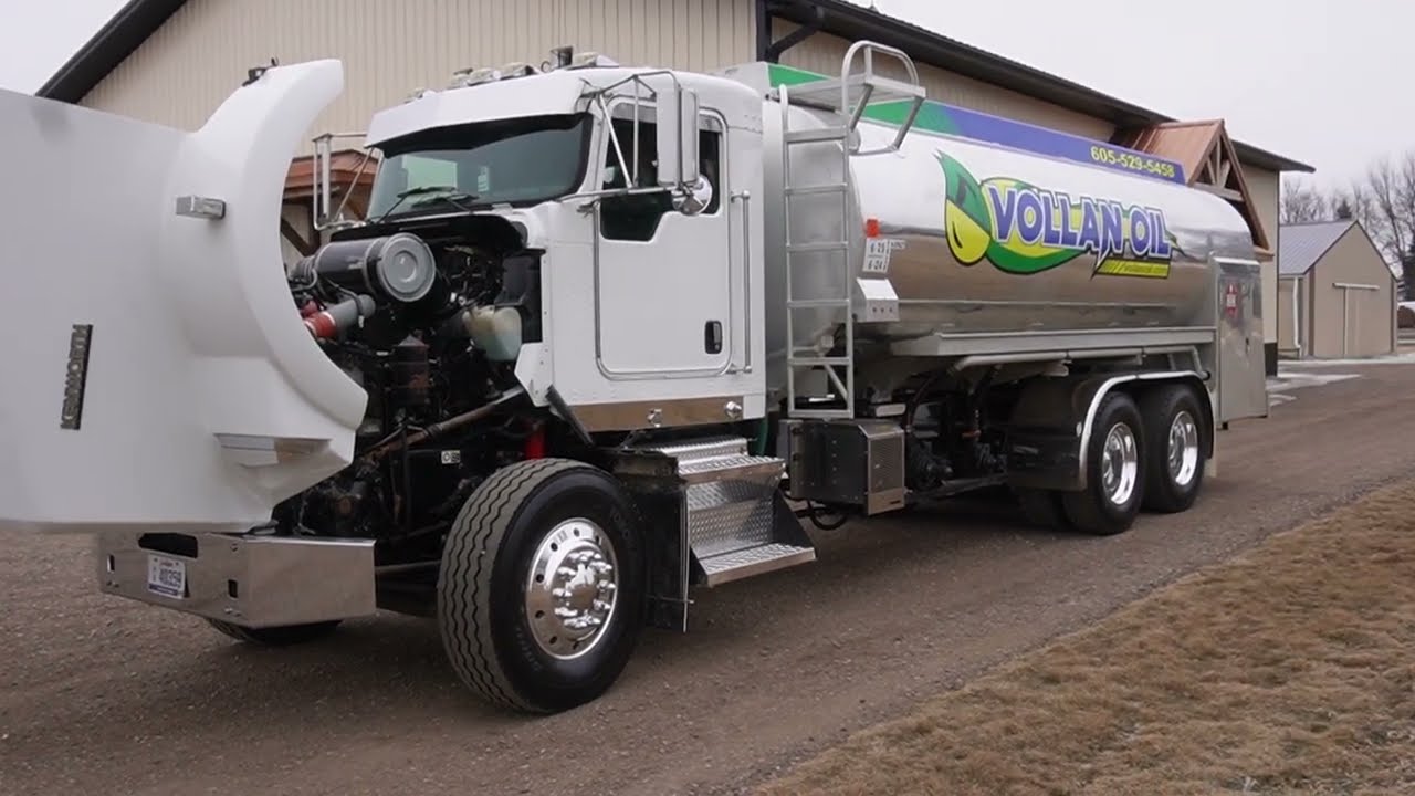 BigIron Auctions 2005 Kenworth T800 T/A Fuel Delivery Truck W/3 Reel 4200 Gallon Body