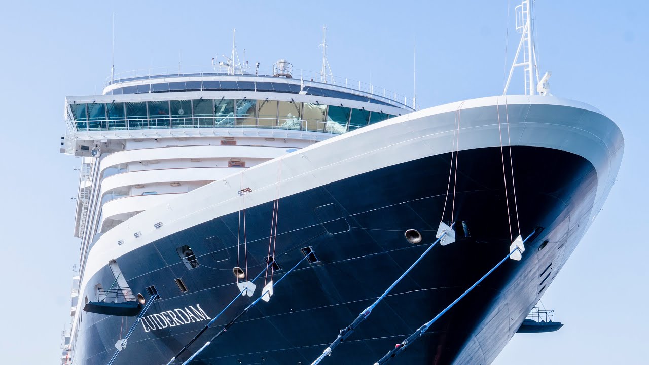 Le ZUIDERDAM est en terre sénégalaise au Port Autonome de Dakar🇸🇳