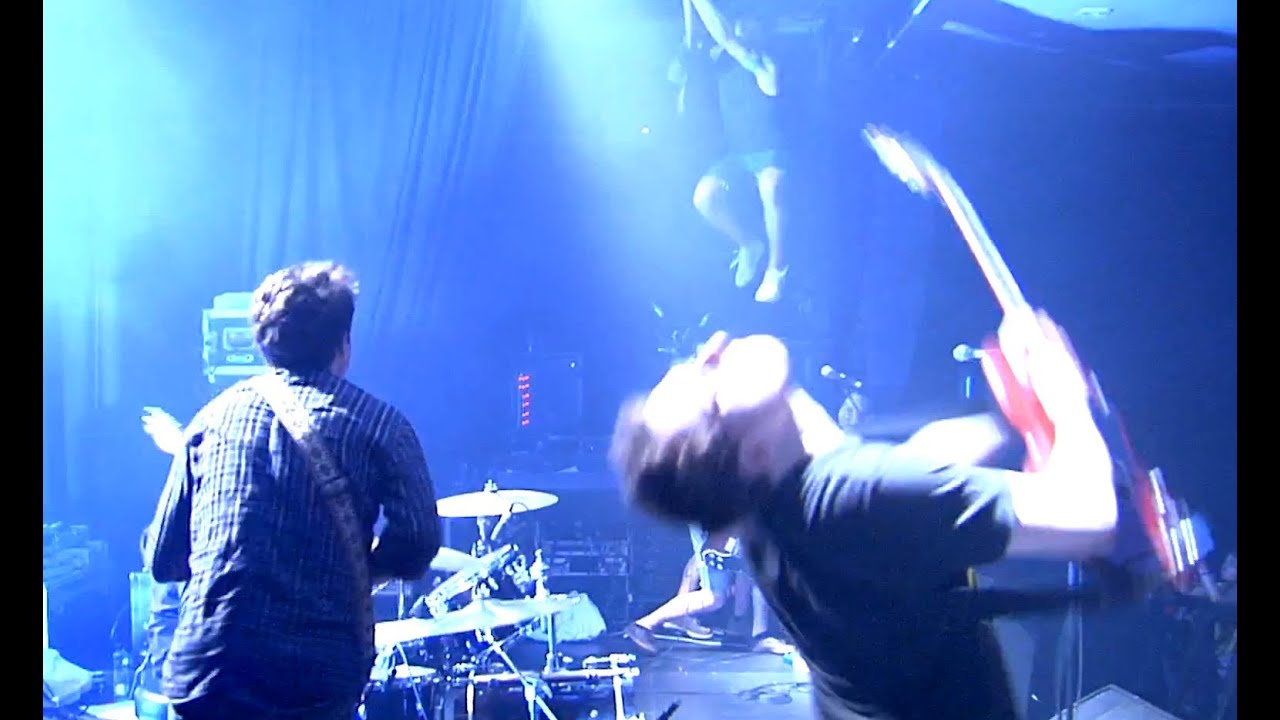 The Early November - The Mountain Range In My Living Room (Live in Sydney) | Moshcam