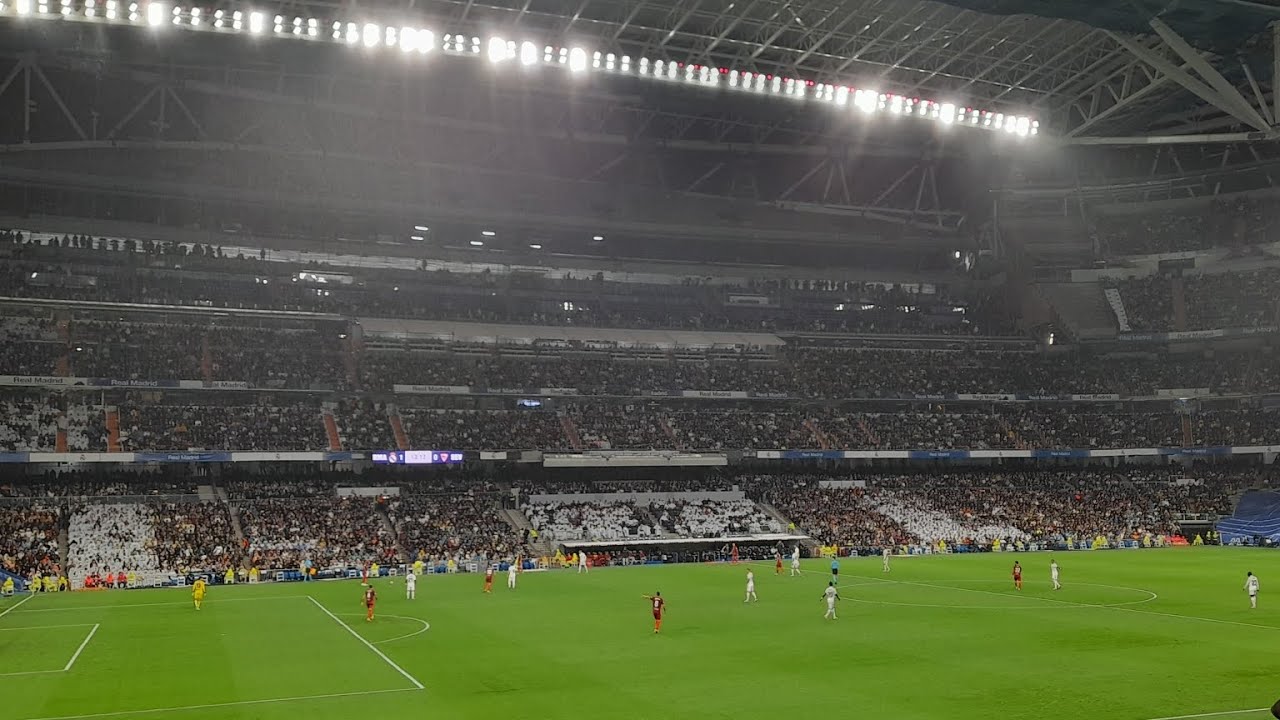 Coro Hala Madrid e Celebrazione del Pallone d'oro di Benzema allo stadio S.Bernabeu!
