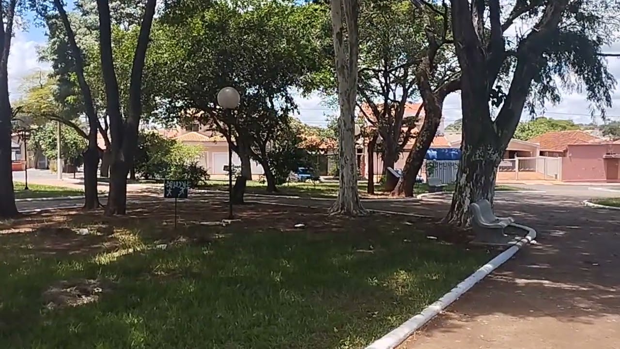 PRAÇA LEONOR MENDES DE BARROS .BAIRRO SANTA CECÍLIA.