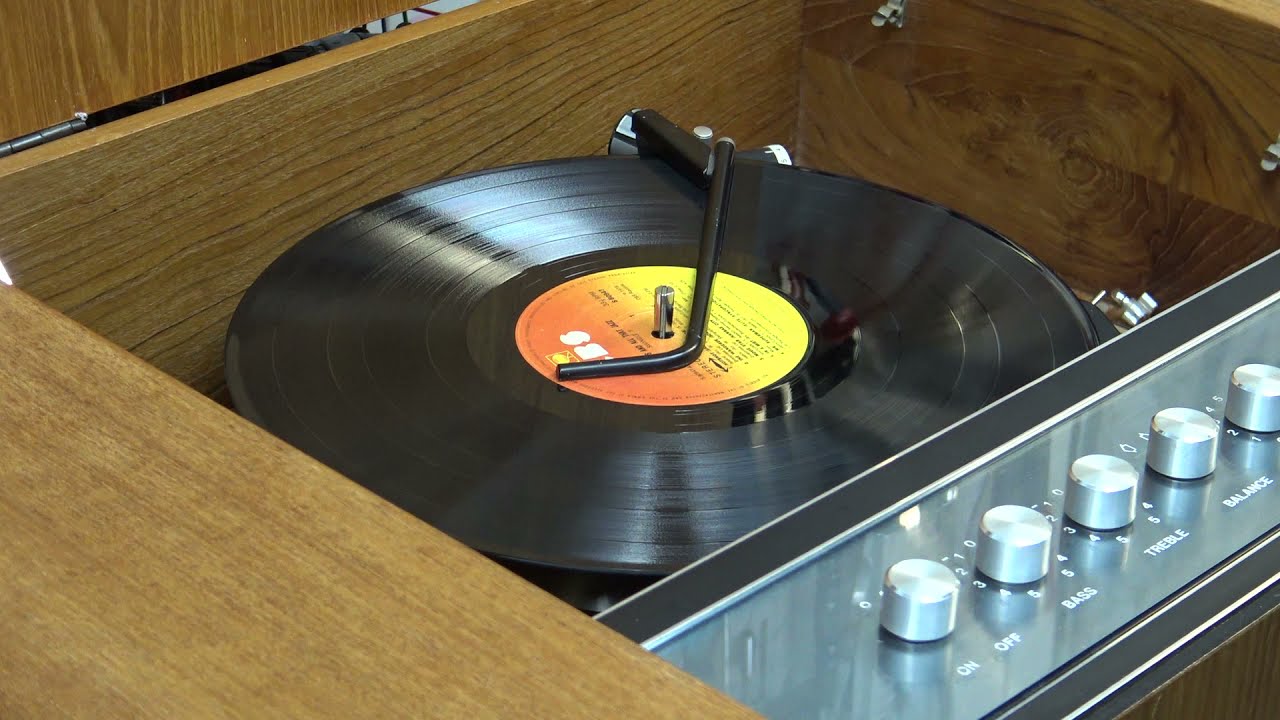 HMV Stereomaster radiogram 2412 Pt3 of 3. Putting it all back together & final test.