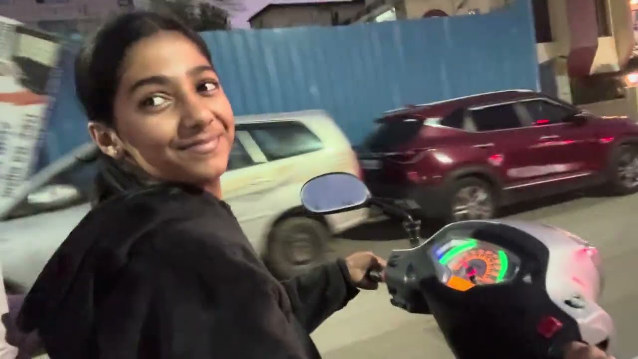 शुभी ने आज अपनी स्पोर्ट्स अकैडमी दिखाई 