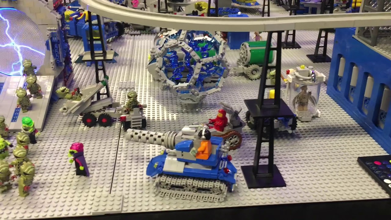 Amazing Classic LEGO Space Layout - Brick Fiesta 2019