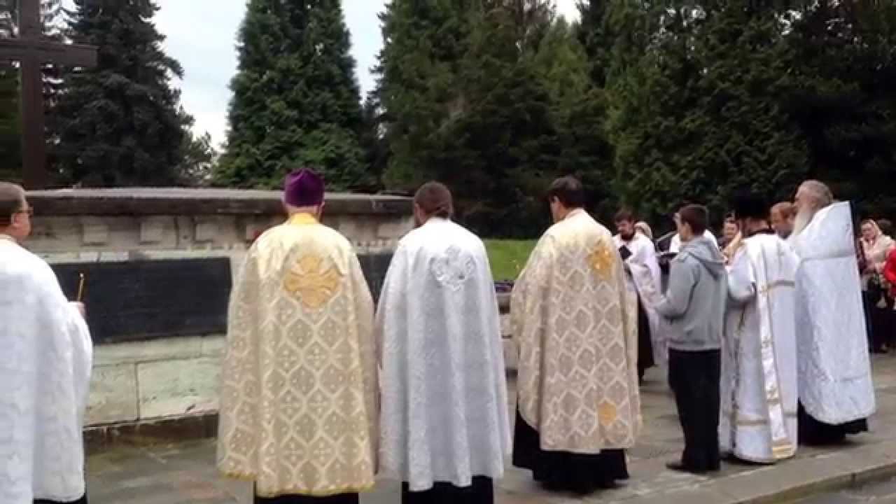 Памятная церемония у памятника Советской армии в городе Свидник (Словакия) 10/05/2015