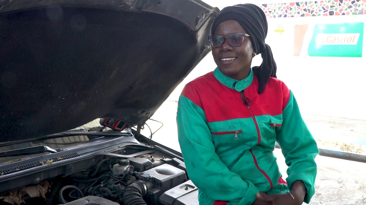 Sénégal : des femmes formées en mécanique et génie civil