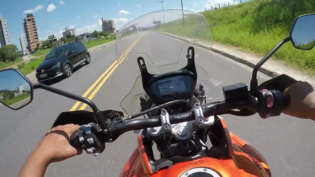 Entrando aqui na loja TRIUMPH Tiger 800XCa fui fazer teste