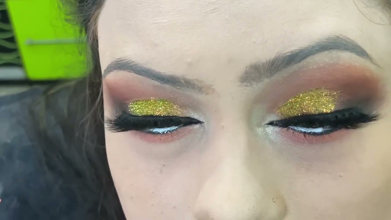 Gold bride eyes makeup