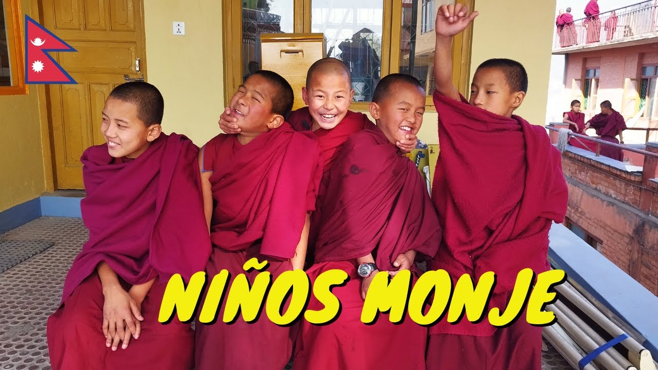 Cómo viven los NIÑOS MONJES BUDISTAS en un monasterio en NEPAL - Vuelta a Nepal en moto 🇳🇵