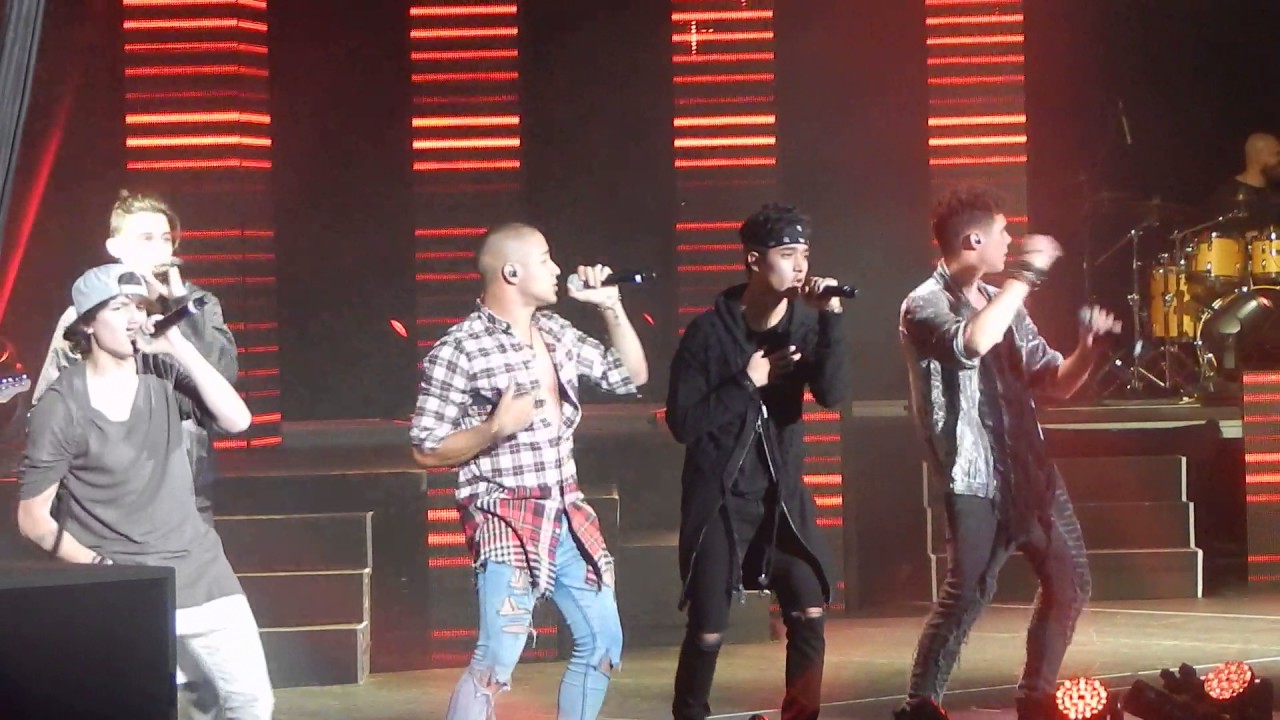 CNCO Devuelveme mi Corazon 22/4/17