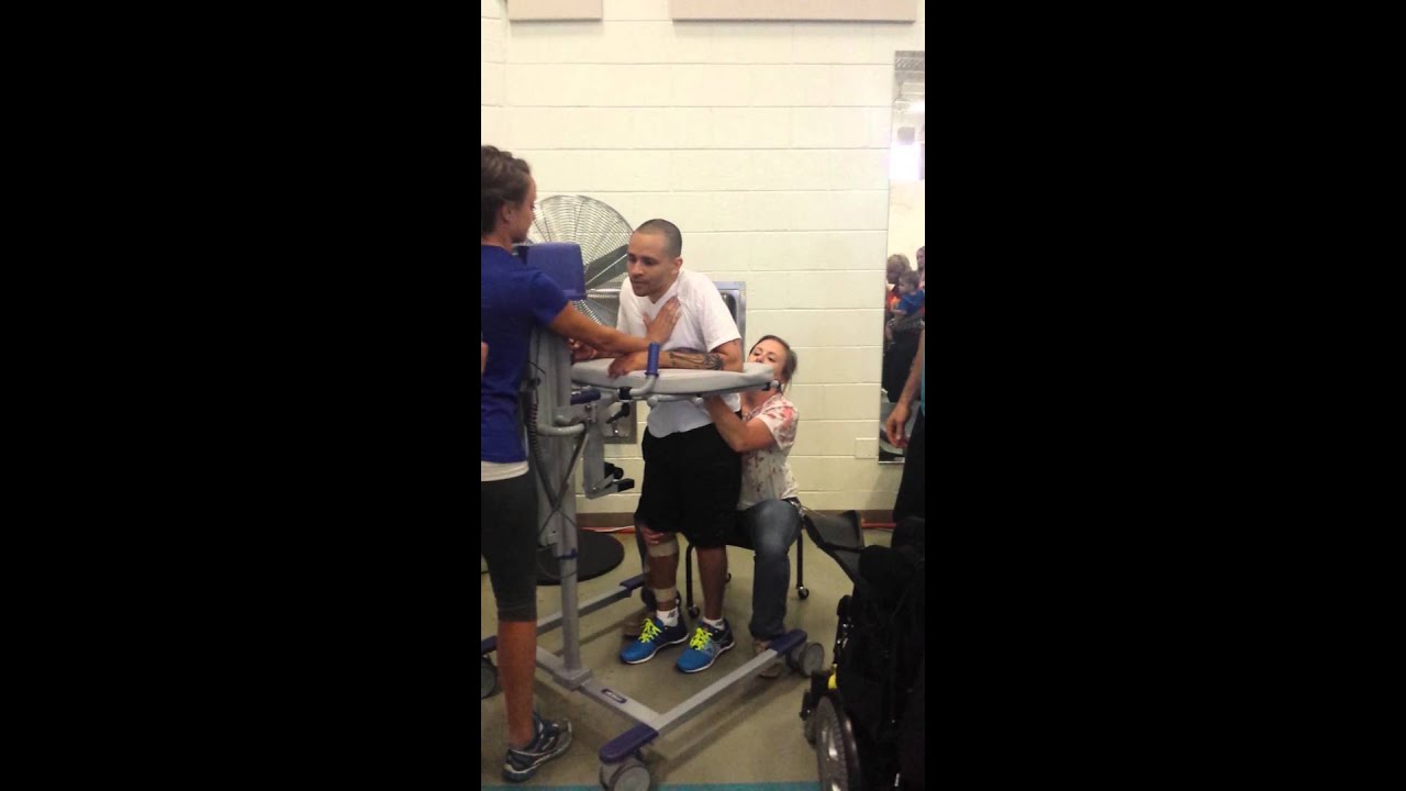 Quadriplegic First time walking without harness May 2014
