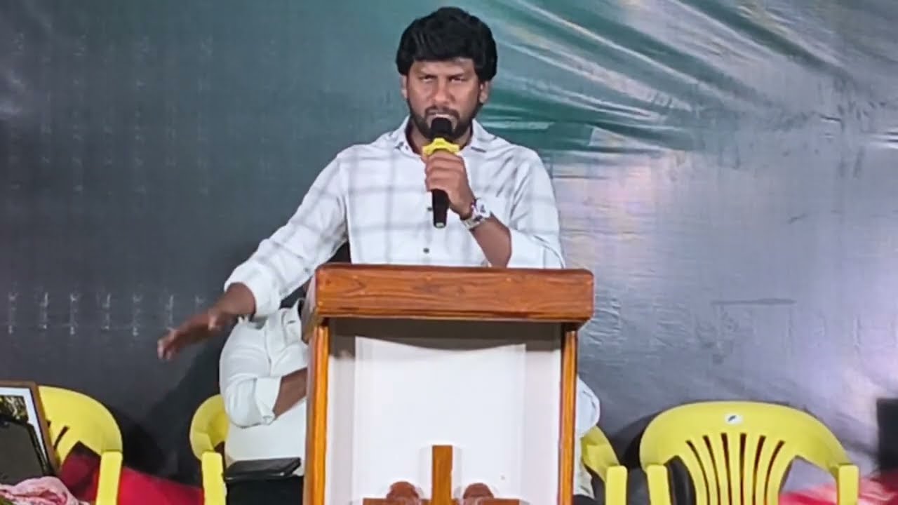 తాడంకి రక్షణ మందిరం వారు నిర్వహించిన క్రీస్తు సువార్త సభల్లో ఫాస్టర్ గారు పాట పాడి ప్రభువుకే మహిమ 