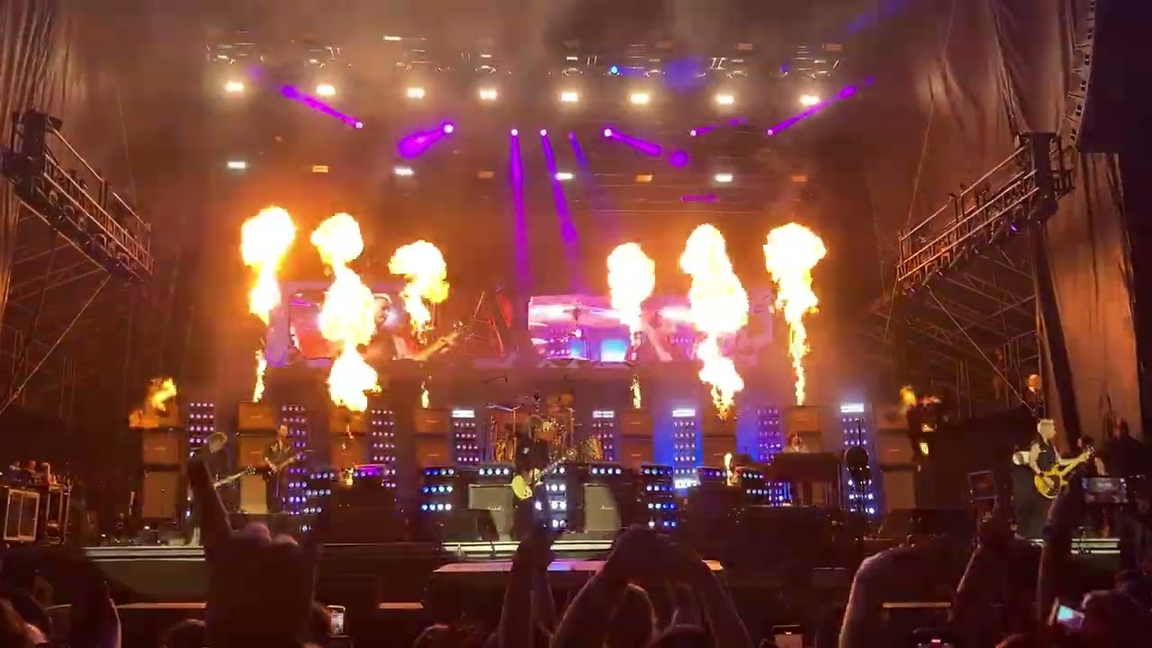 Green Day Oceans Calling 9-26-25 Basket Case 
