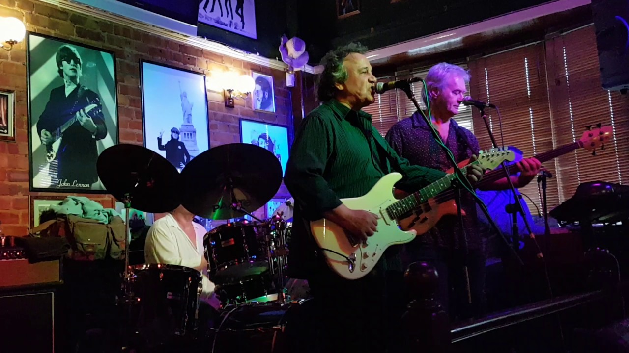 Steve Simpson at the cavern