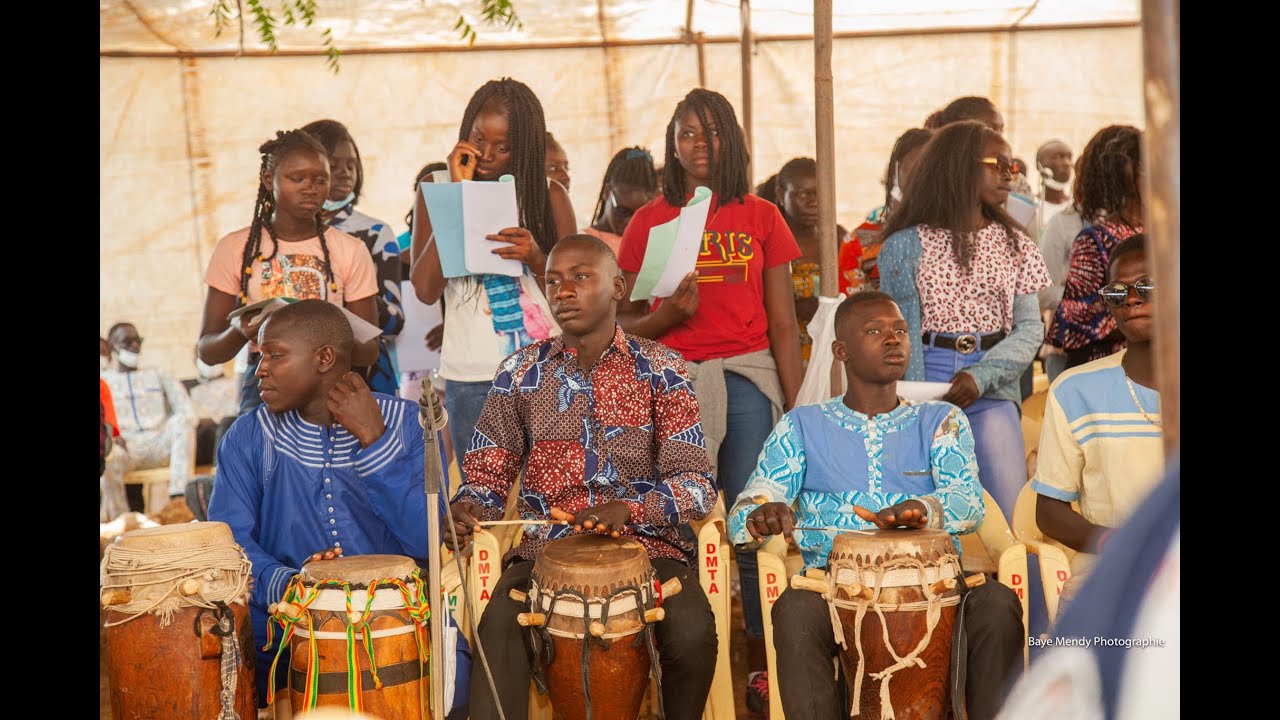 Belle prestation de la chorale du doyenné nord au pèlerinage diocèsain de Mont Rolland