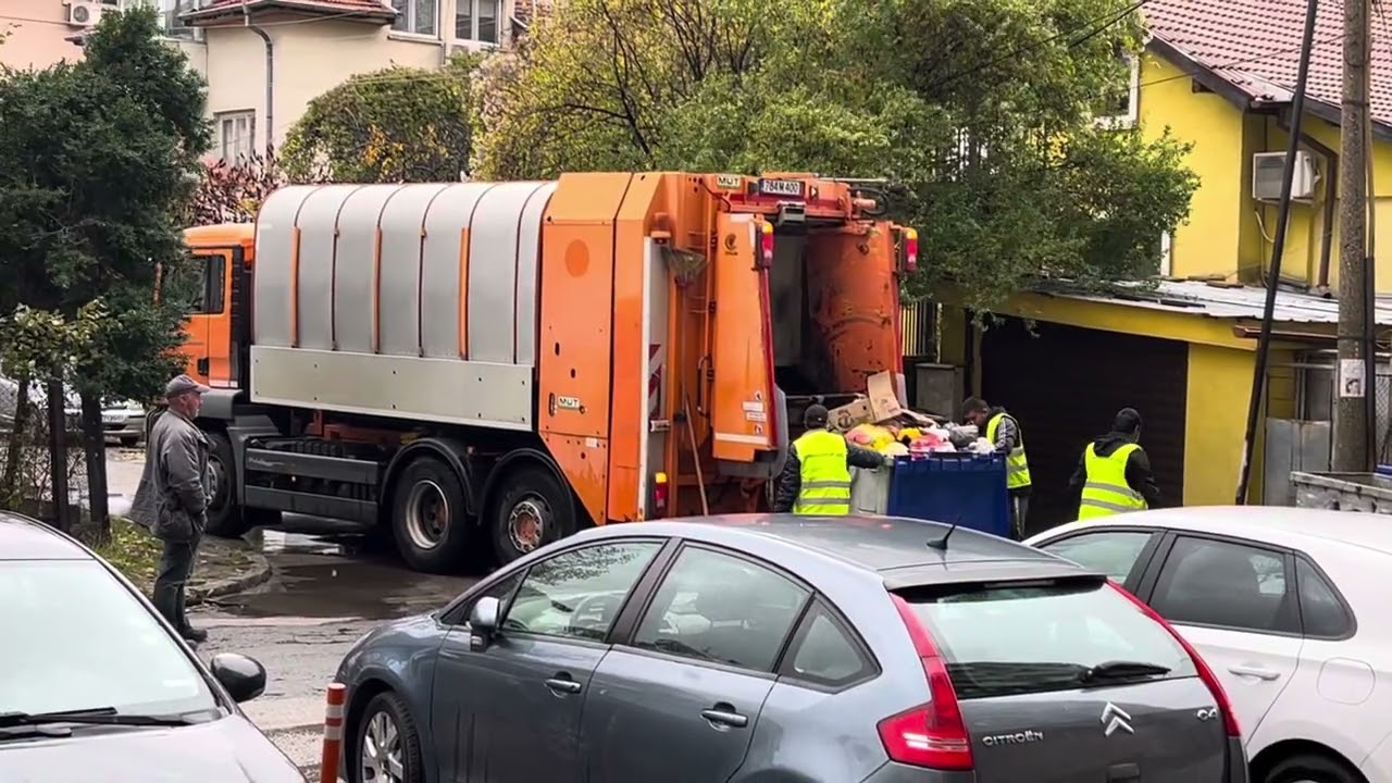 MAN TGS 6x2 with MUT rotopress in Sofia, Bulgaria/Камион за боклук в София