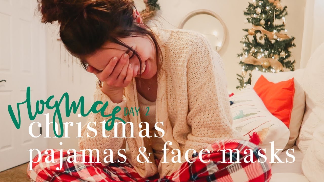 A Day in Christmas Pajamas | VLOGMAS DAY 2 ❄️