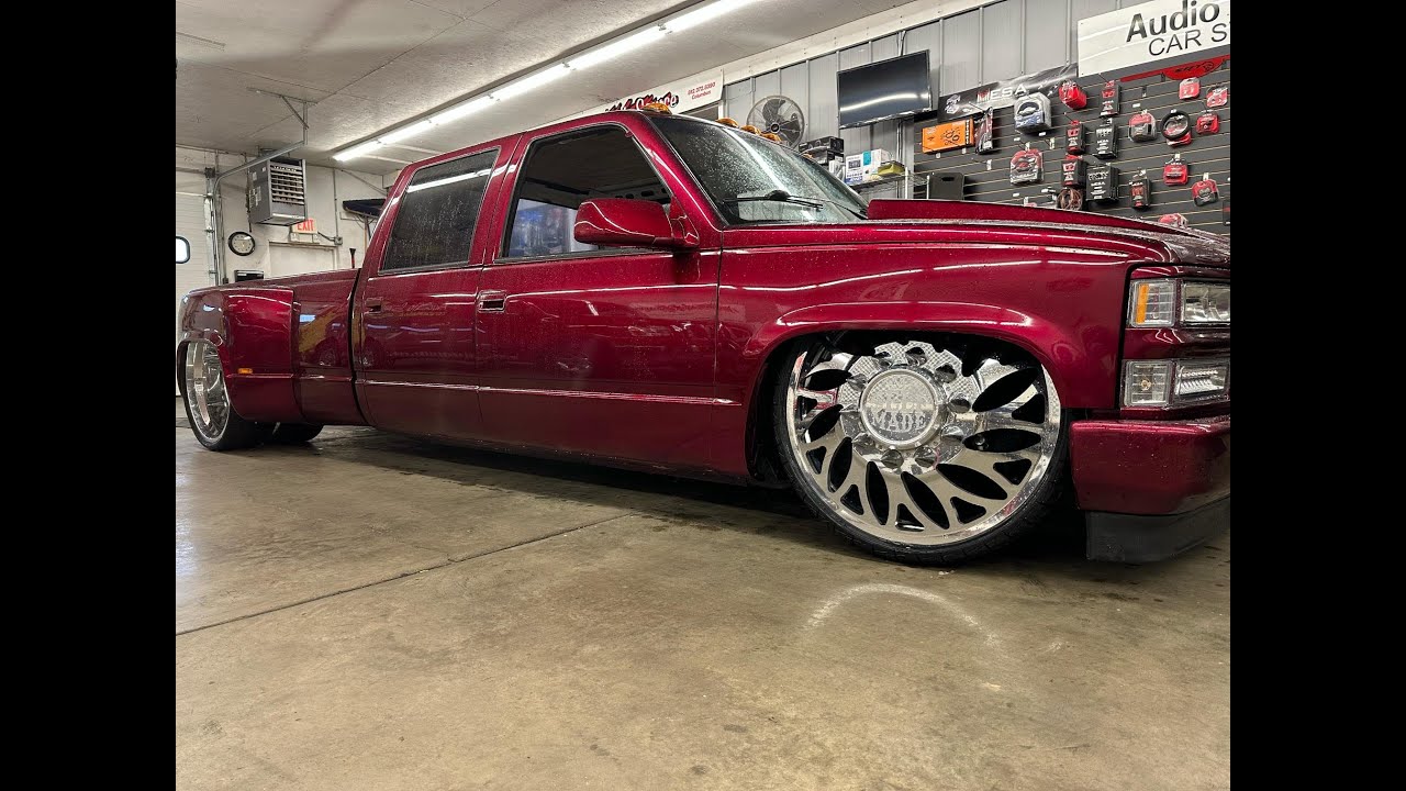 Working on my bagged OBS dually on 28s (fixing the issues & starting on my interior)