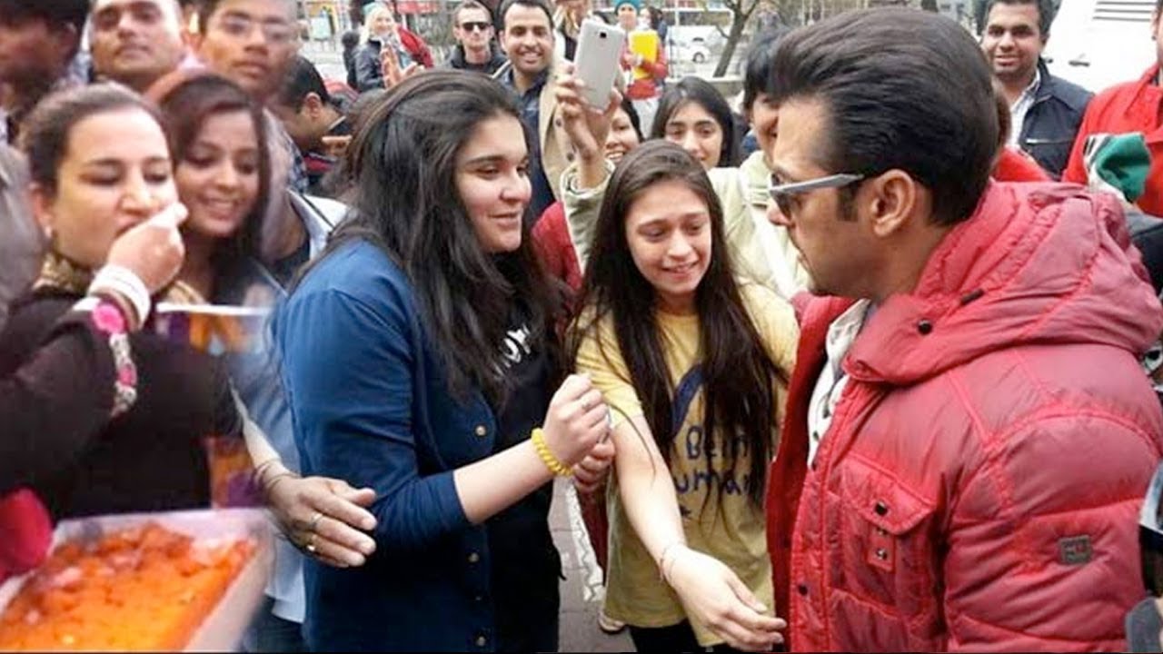 Salman Khan Birthday 2017 : Crazy FANS Cry & Wish Happy Birthday to Salman Khan