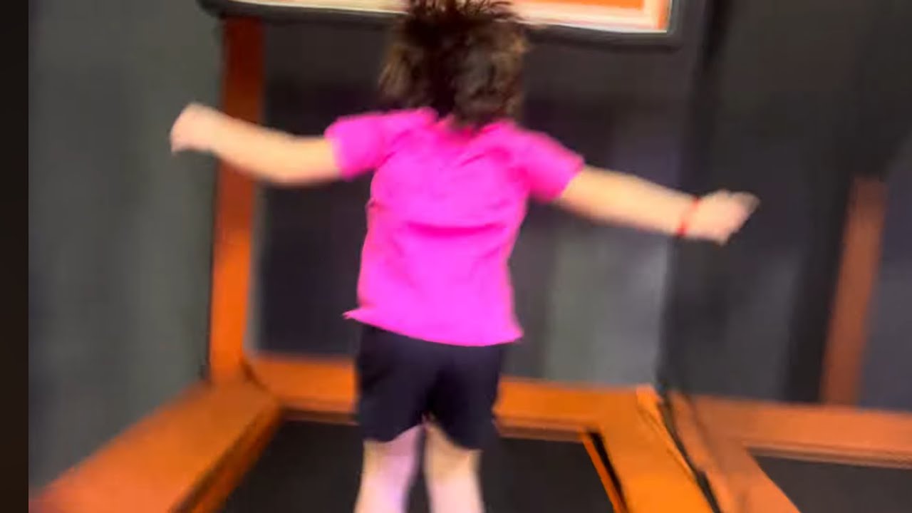 Jumping at Sky zone! with my friend!!🤸‍♀️🤩